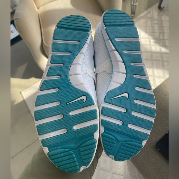 Nike water resistant slippers! - Picture 2 of 2